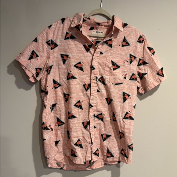 Urban Pipeline Large "Ultimate Shirt" Pink Flamingo & Triangle Print Button Down - Picture 2 of 5